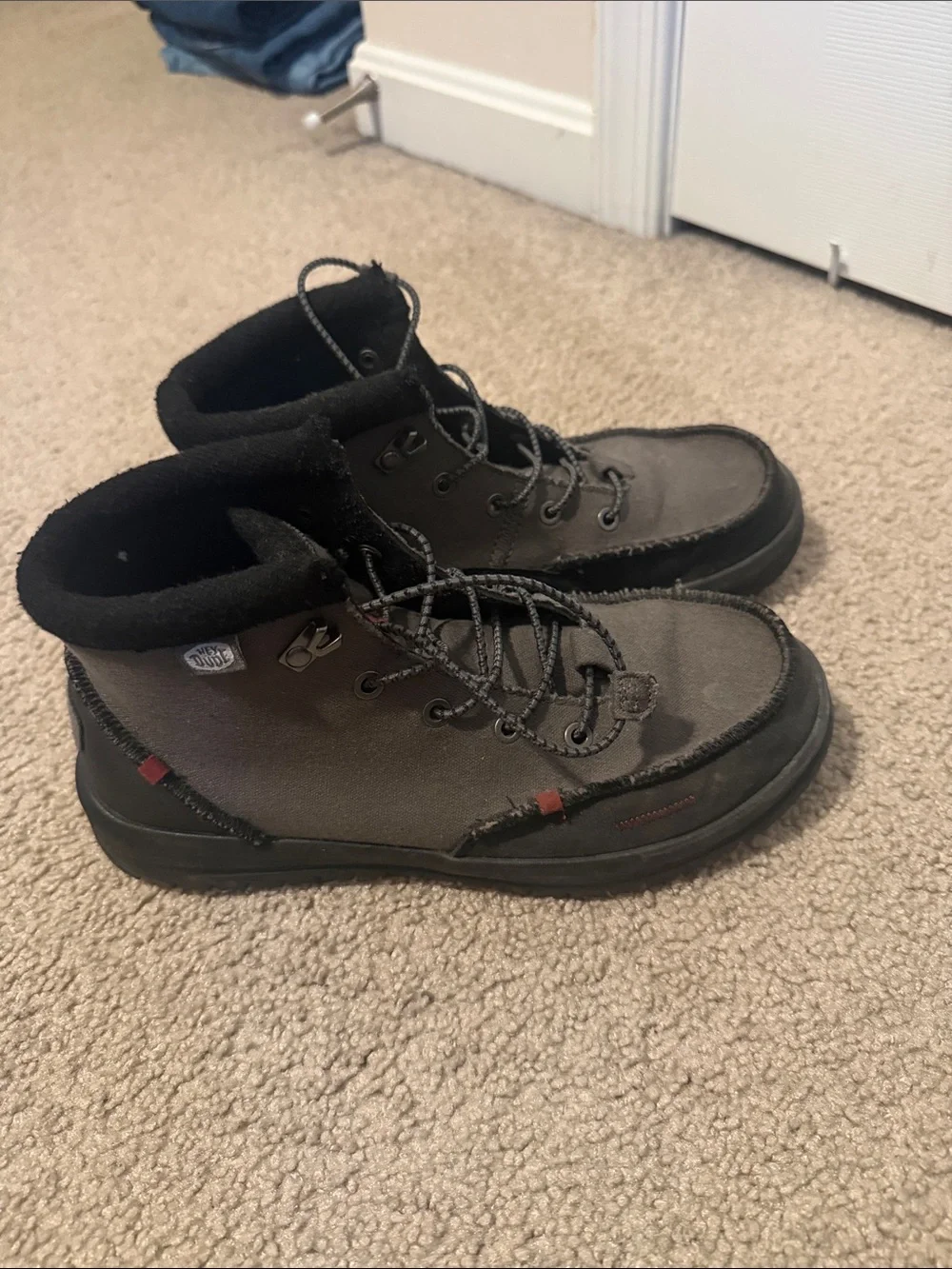 Mens 8 hey dude boots